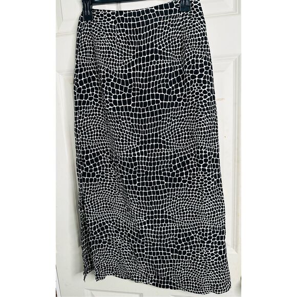 Moda Int’L NWT Black and White Pencil Silk Skirt size 10 - Picture 1 of 6